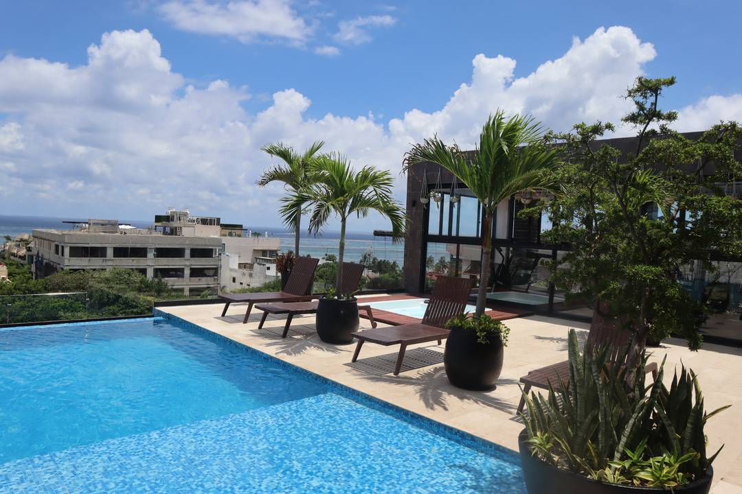 Prime Location Turnkey Studio with Ocean View Rooftop Pool