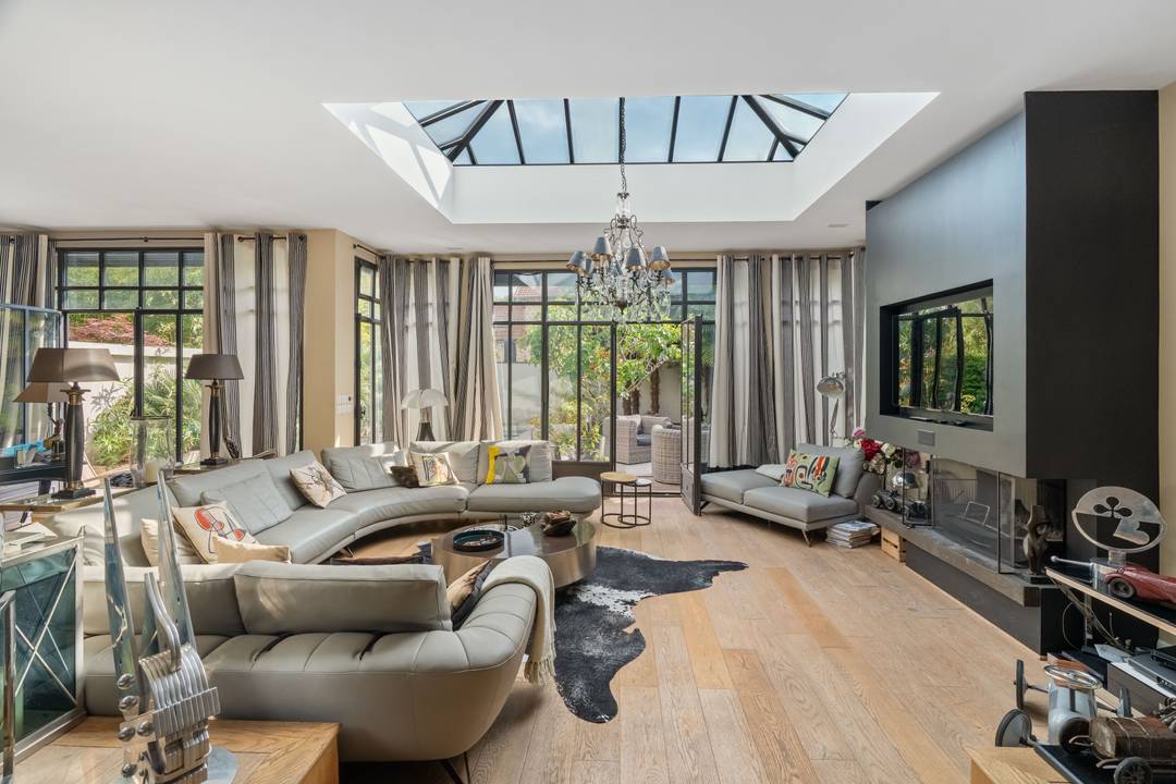 Exquisite Mansion in La Varenne Saint- Hilaire's Prestigious Golden Triangle