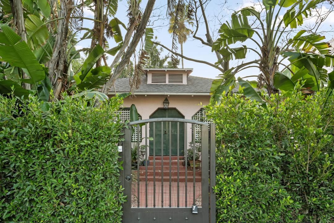 California 2 bed 2 bath Furnished Craftsman bungalow in West Hollywood