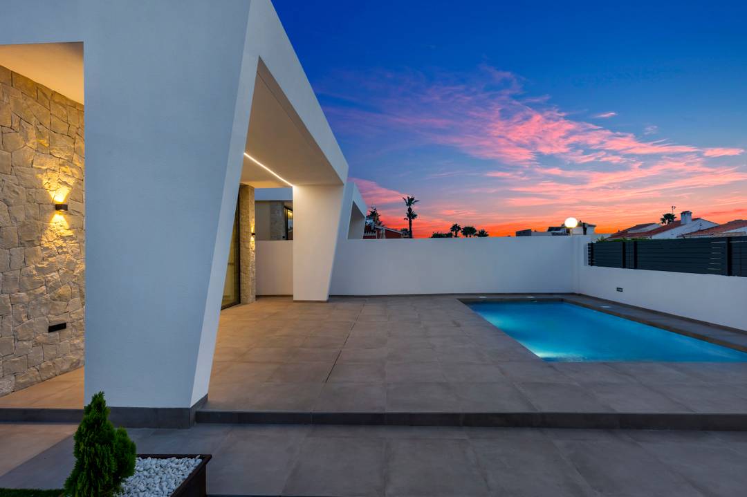 Luxury detached villa´s with options to choose from! Sea Views.  Los Balcones Torrevieja