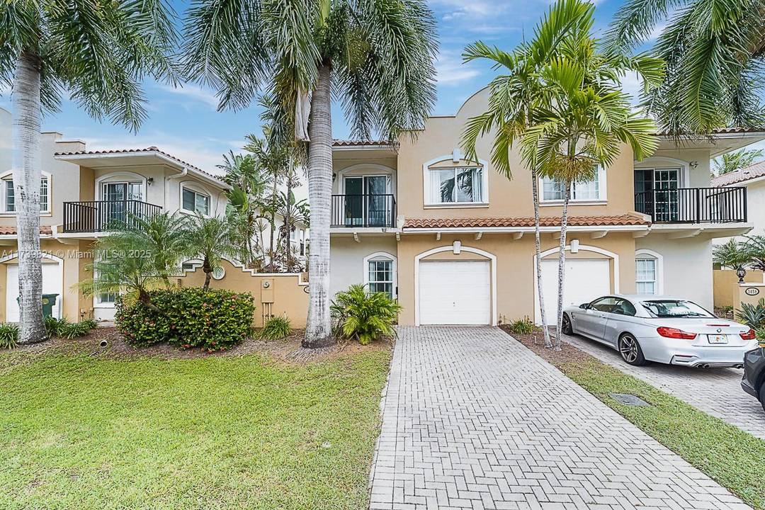 6 Beautiful Townhouses, 3 separate buildings 6 different folios.