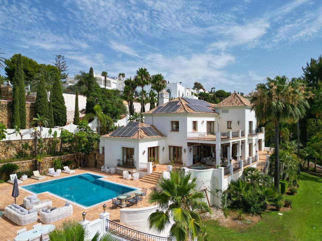 16 Bed grand Mediterranean estate near Marbella