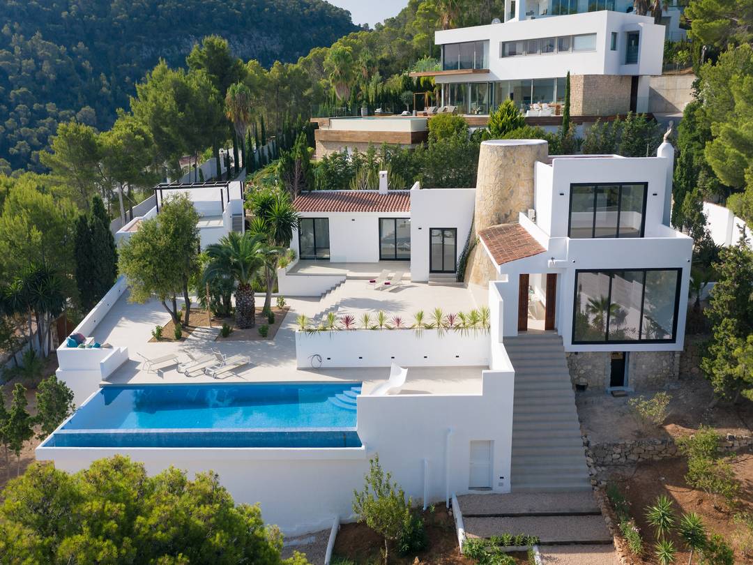 Fantastic Fully Renovated Villa For Sale In Cala Moli - Ibiza