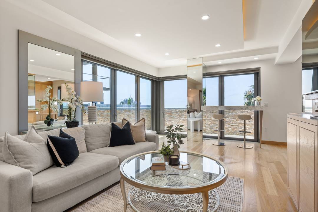 Designer Masterpiece with an Oceanview!