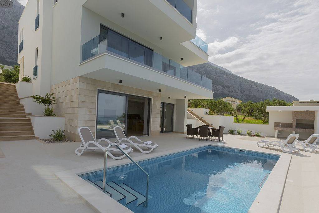Croatia, Makarska, 3 attractive villas with sea view