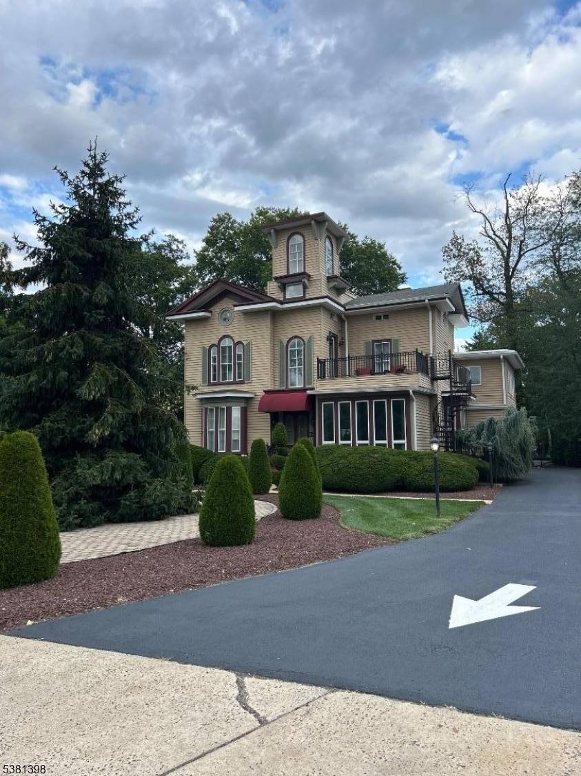 Prime Multi Use Commercial Opportunity in Downtown Freehold !