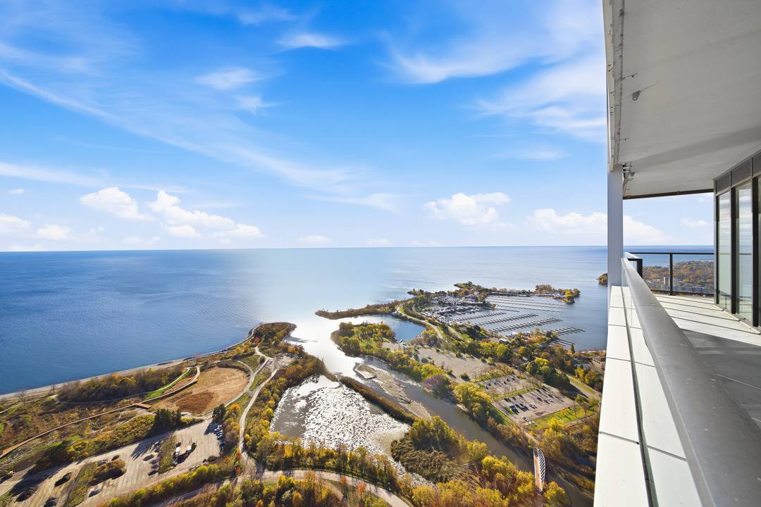 2 Bdrm 2 Bath Waterfront Luxury