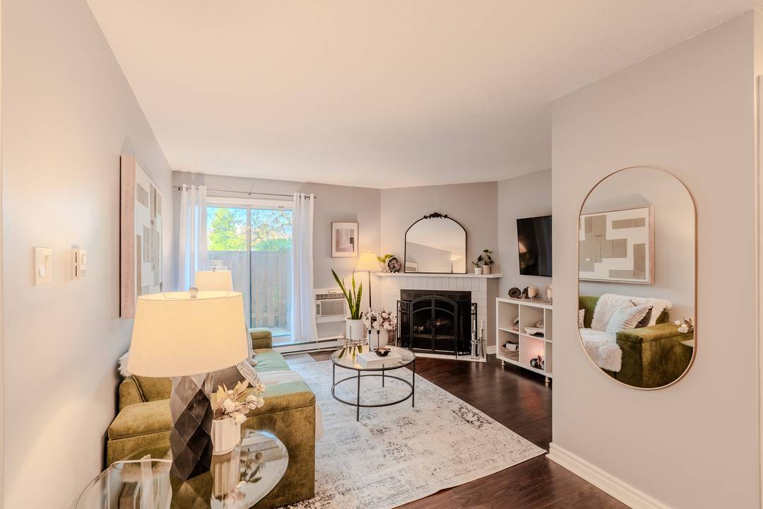 Spacious 2 Bdrm, 2 Bath Condo in Mississauga