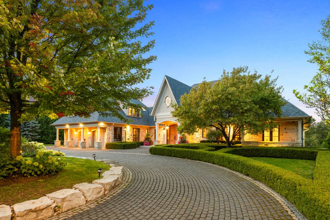 11,300 SQFT IN THE COVETED KINGSCROSS ESTATES