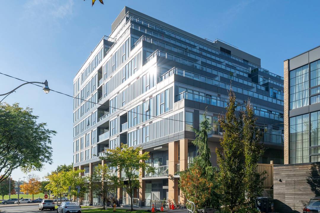 One Bedroom, One Bath Condo in Prestigious Forest Hill