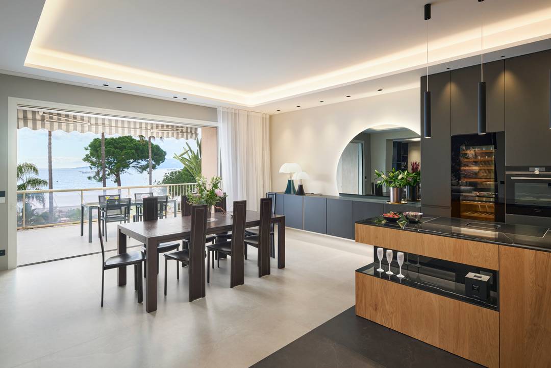 Panoramic Sea View Apartment in the Heart of the Croisette