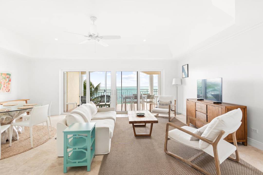 CAVES POINT Condo New-Providence