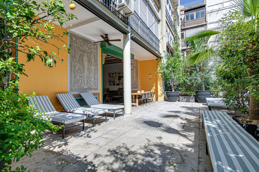 Fully Renovated Apartment With Terrace For Sale In The Center Of Barcelona