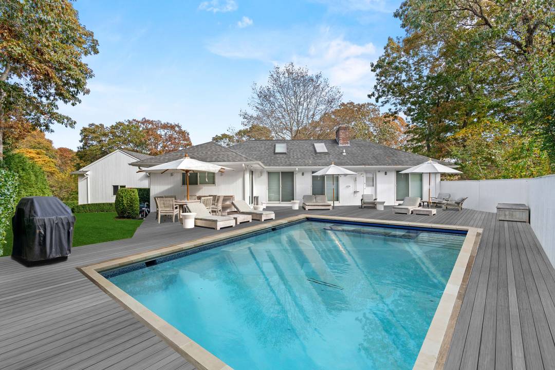 Updated Bridgehampton Home & Tennis!