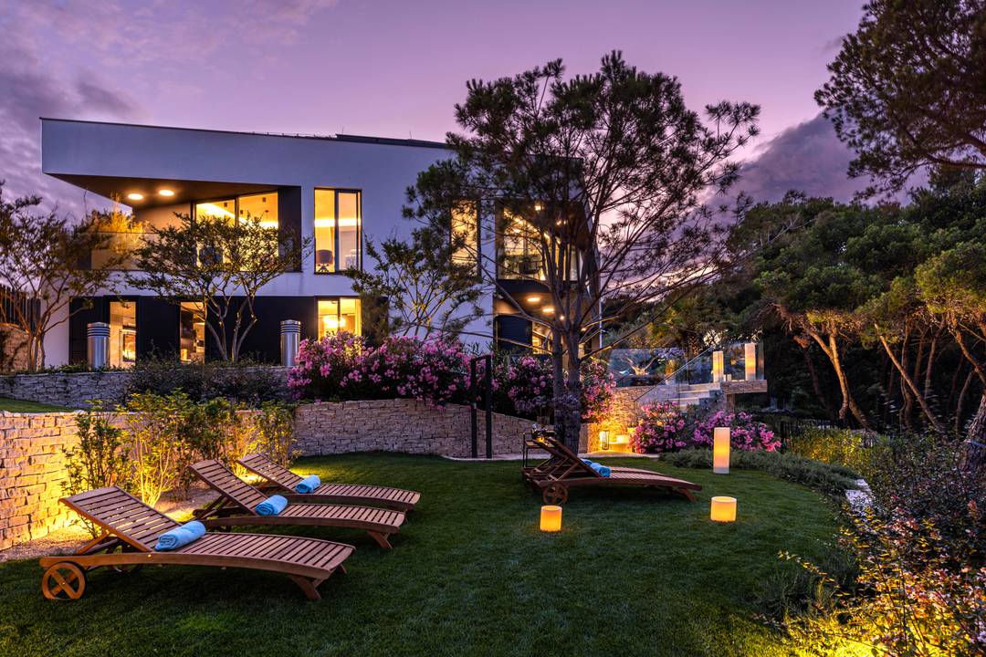 Luxury villa first row from the sea with pool and service - Mali Lošinj