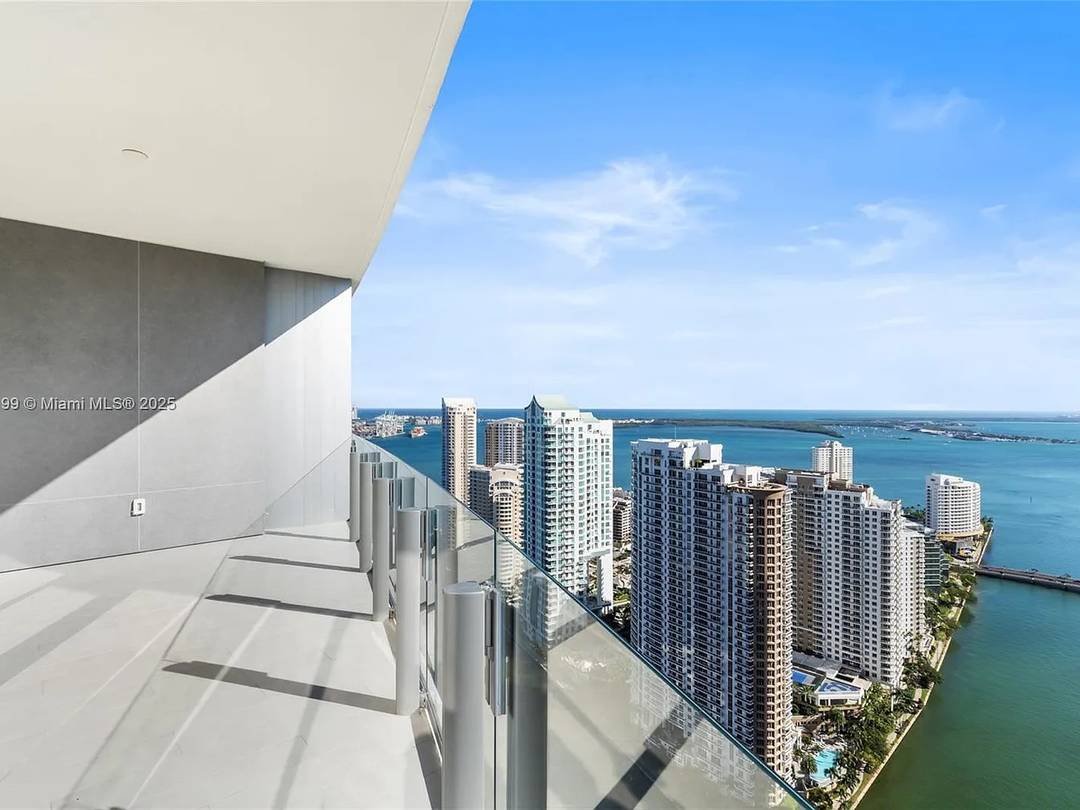 ASTON MARTIN RESIDENCES ,Prestigious, High-Demand Miami Development Recently Delivered to The Market.