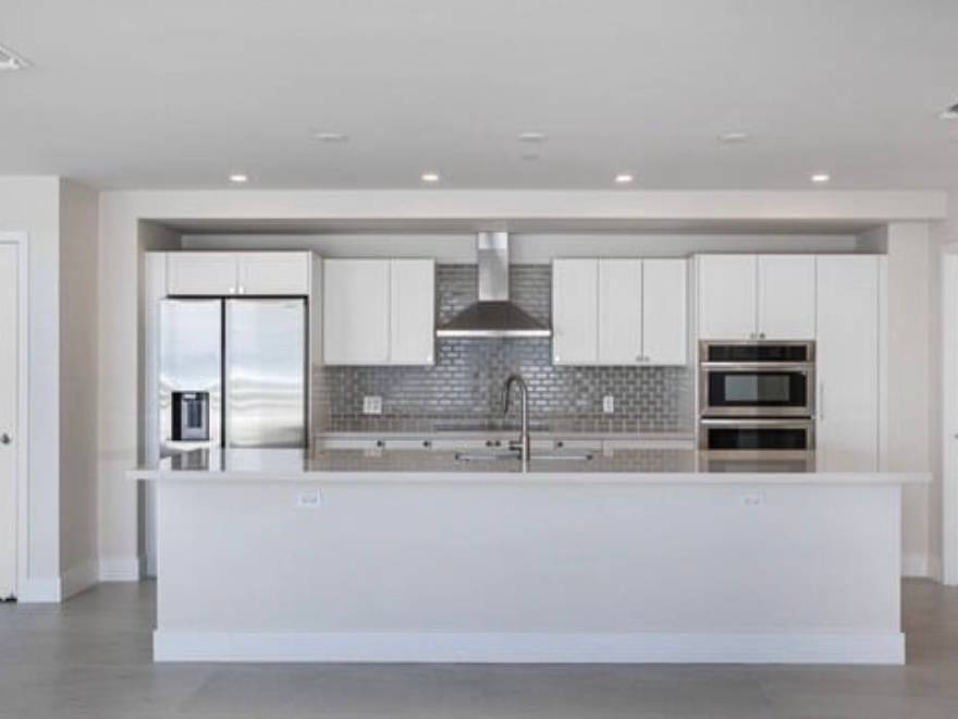 Edgewater Miami | 2 Bed 2 Bath | $4,596.00 |