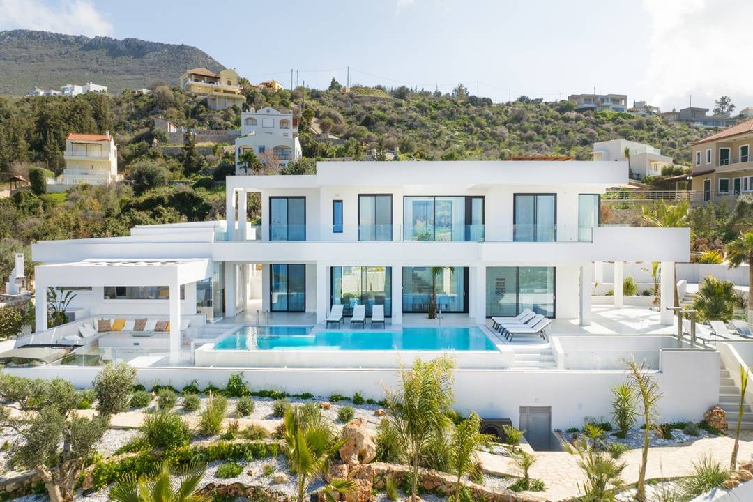 Villa with Breathtaking Sea and Mountain Views