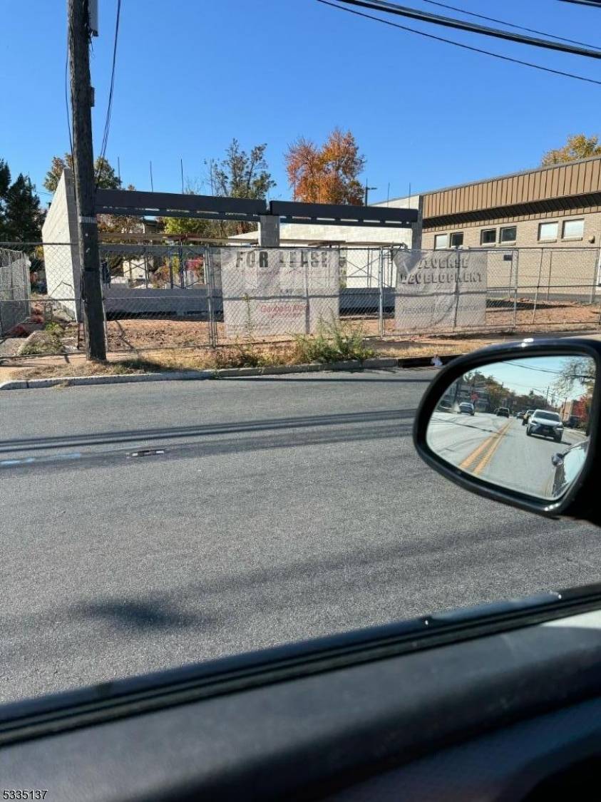 A great opportunity to lease 2, 300 square feet with a full working basement on busy road called Morris Avenue Turnpike.