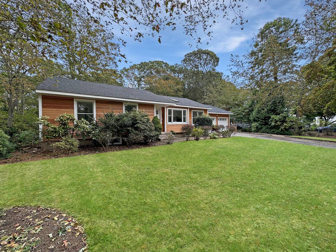 Stunning Renovated Home Aquebogue