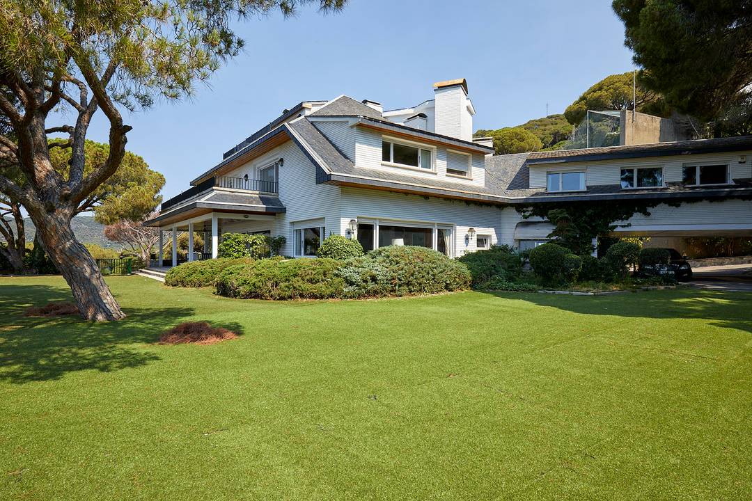 Luxury property on 6760m2 of land maximum privacy - Cabrils - Barcelona