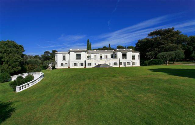 Dream Rental Escape: Lavish 1800 sqm Cap d’Antibes Villa with Unmatched Luxury